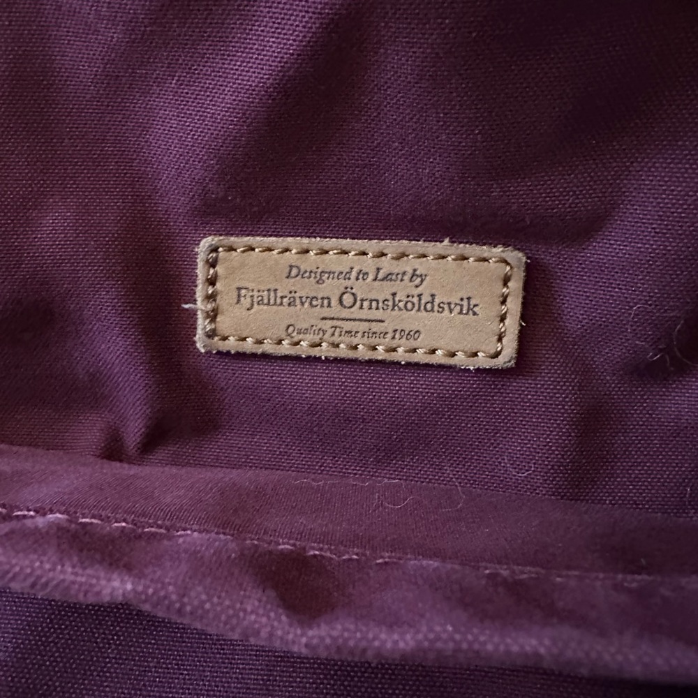 Fjällräven Crossbody Foldsack No. 3 6L in Dark Garnet - Picture 5 of 10